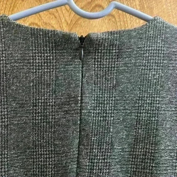UNIQLO Gray Plaid Herringbone Fit and Flare Dress Stretch Size S 3/4 Sleeve - Picture 7 of 7